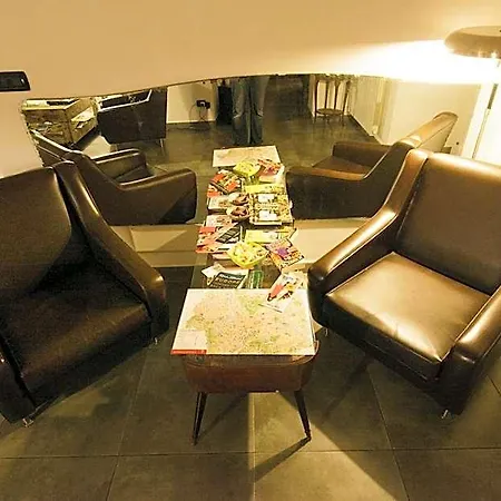 Mr Frills بيت ضيافة 4*