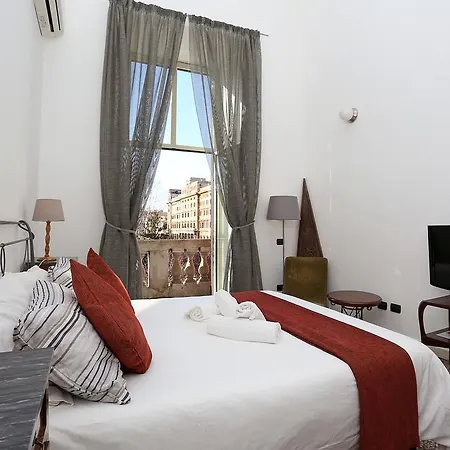 Mr Frills 4* Rome