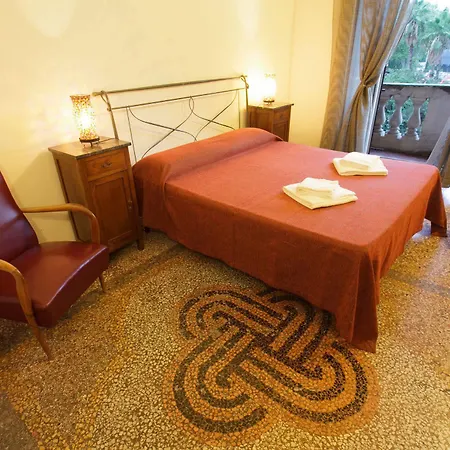 Casa de hóspedes Mr Frills 4*